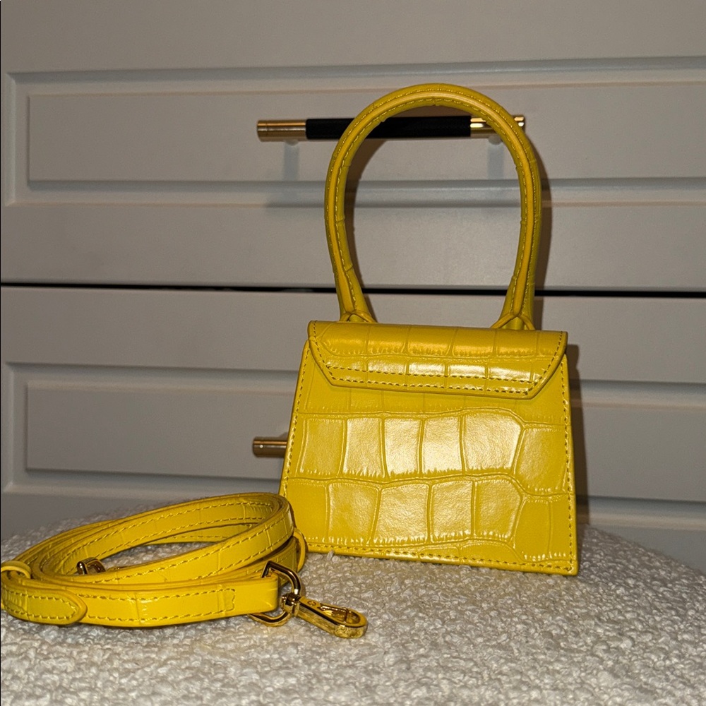 Jacquemus Vibrant Yellow Mini Bag New - Picture 3 of 4